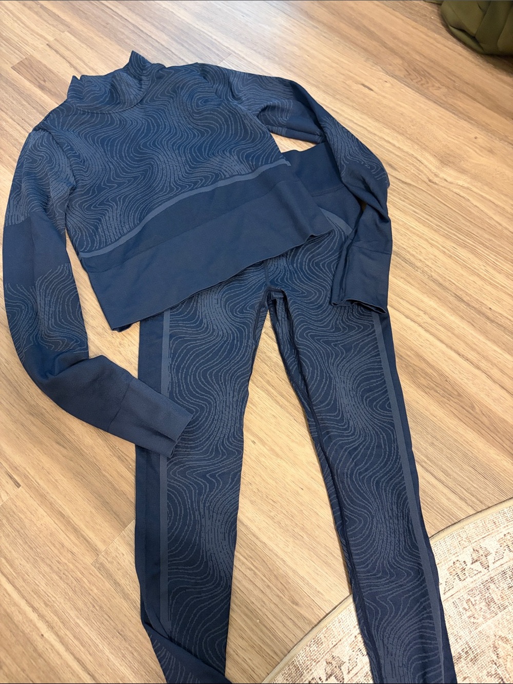 Zella Navy Wave-Pattern High-Waist Leggings & Long-Sleeve Crop Top Set